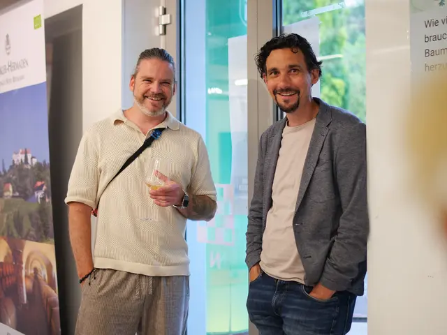 Florian Hazmuka (mapbagrag) und Florian Hubmann (Kaufhaus Hubmann) beim Plaudern
