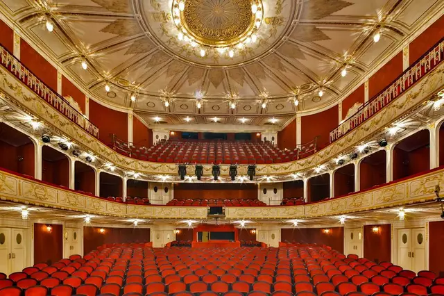 Das Theater in Baden soll modernisiert und barrierefrei werden. | Foto: Christian Husar
