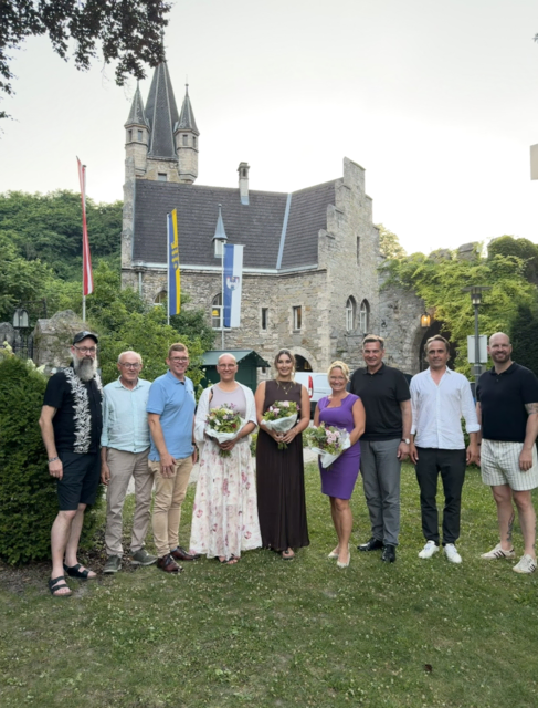 Stadtrat Martin Dowalil, Innenstadtkoordinator Johann Stixenberger, Obmann Christoph Marcik, Obmann-Stellvertreterin Barbara Hörndler, Management Stadtmarketing Natalie Spanring, Steuerberaterin Jasmin Rockenbauer, Bürgermeister Werner Krammer, bisherige Obmann Peter Lietz und Vizebürgermeister Armin Bahr  | Foto: Stadtmarketing Waidhofen