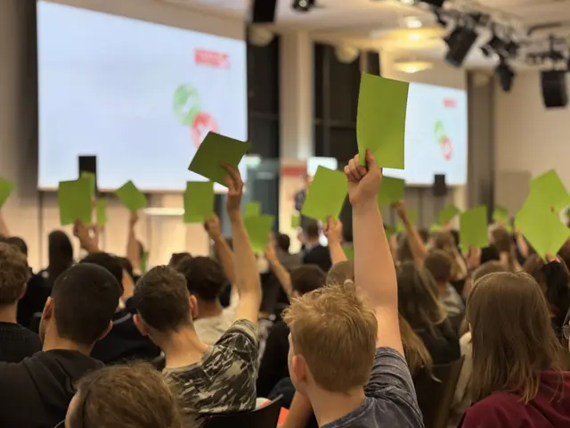 Grüne Karte für NÖ's Schüler: Mehr als 209.000 Schülerinnen und Schüler besuchten im Schuljahr 2024/2025 eine Schule in Niederösterreich. Das Land bietet dafür ein vielfältiges Bildungsangebot – von der Volksschule bis zu den berufsbildenden höheren Schulen. | Foto: Lina Chalusch