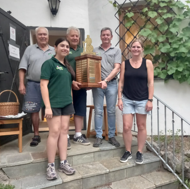 v.l. OSM Schneider mit Veronica Pezzei, Engelbert Pleifer, Wolfgang Holzer (Siegermannschaft) und Bettina Spiegl (Tagessiegerin)