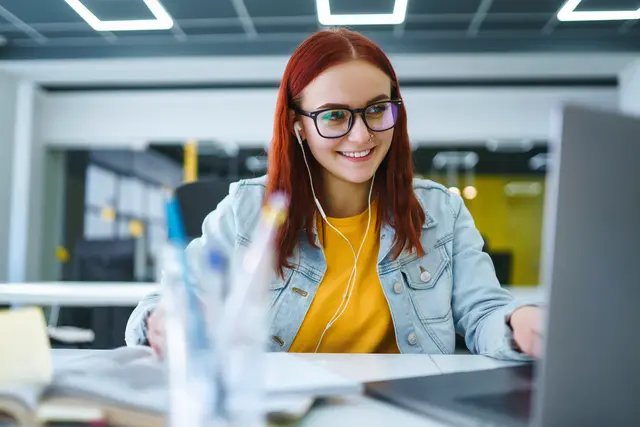 Für Ferialpraktikanten in Kärntens Gemeinden gibt es grünes Licht für das volle Gehaltsplus. (Symbolfoto) | Foto: stock.adobe.com/at/maxbelchenko