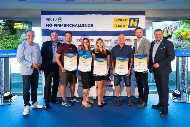 Gerd Zaunbauer (WKNÖ), Michael Freitag (Sodexo), Martin Zlabinger, Vertreterin WEB Windenergie AG, Vertreterin Habich GmbH, Vertreter Engelheuriger Kainz, Vertreter Amt der NÖ Landesregierung und Landtagsabgeodrneten Christian Brenner (v.l.) | Foto: W.E.B