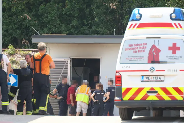 Zwei Arbeiter wurden bei einem Brand in einer Trafostation in Stadl-Paura verletzt. | Foto: laumat.at
