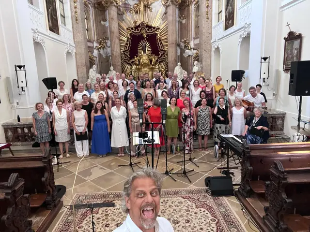 Der Traismaurer Gospelchor sorgte in Heiligenkreuz für ein stimmiges Benefzkonzert.  | Foto: Brunner