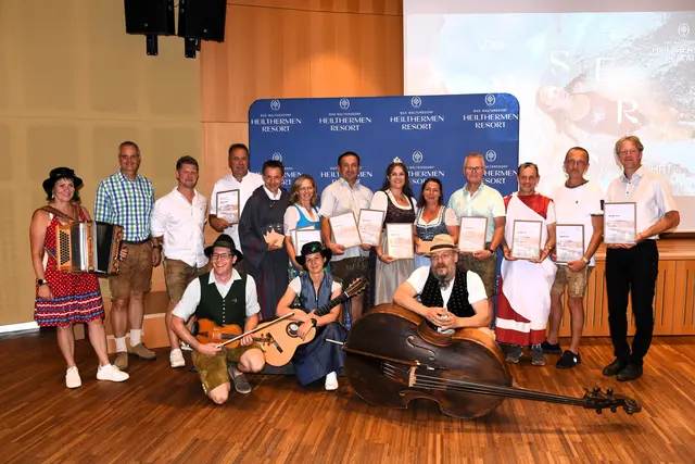 Die Siegerinnen und Sieger gemeinsam mit den Dampflgeiger | Foto: Heilthermen Resort Bad Waltersdorf
