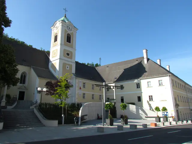 Pfarrer Aby Mathew Puthumana beendet seinen Dienst in Forchtenstein und kehrt in seine Heimatdiözese Kanjirapally zurück. P. Jomon Joseph Thondickakuzhiyil, bisher Pfarrer in Wiesen und Sieggraben, übernimmt zusätzlich die Pfarre Forchtenstein.  | Foto: Forchtenstein