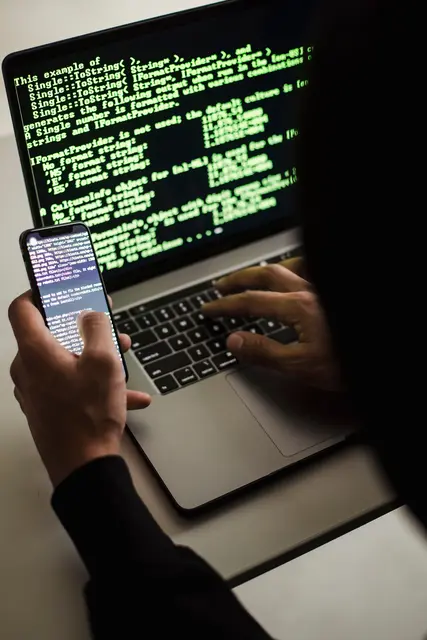 Eine 30-Jährige wurde in Telfs Opfer eines Telefonbetrugs. (Symbolbild) | Foto: pexels / Sora Shimazaki
