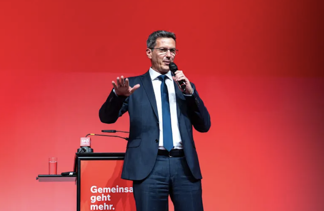 Kärntens Landeshauptmann Daniel Fellner fordert die Vorverlegung der Sommerferien. (Archivfoto) | Foto: SPÖ Kärnten/Jannach