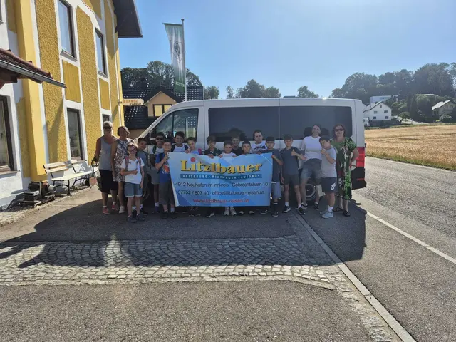 Die Kinder der Integrations- und Abschlussklasse der Volksschule 3 Riedberg beim Ausflug in das Puch-Museum | Foto: VS 3 Riedberg