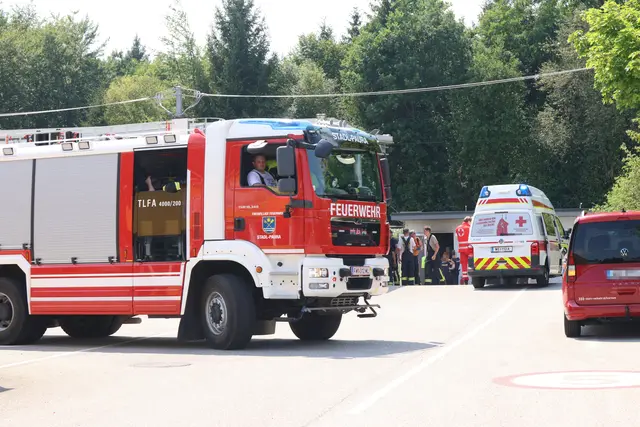 Zwei Arbeiter wurden bei einem Brand in einer Trafostation in Stadl-Paura verletzt. | Foto: laumat.at