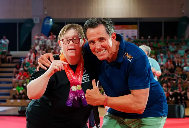 Philipp Jelinek (r.) ist Special-Olympics-Botschafter.  | Foto: GEPA