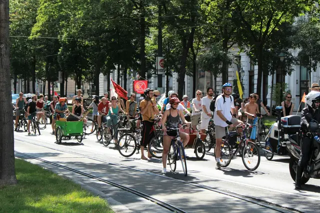 Das Motto der Demo lautet "Treibstoff sparen, Fahrrad fahren" und findet am Freitag, 3. Juli, statt.  | Foto: Radeln For Future