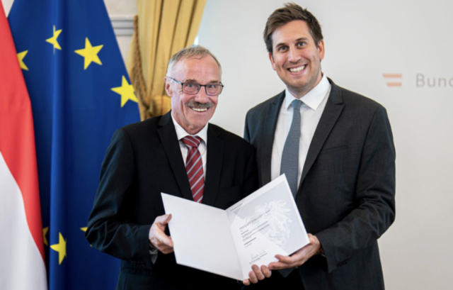 Josef Fuchs, Firmengründer und Geschäftsführer der Firma BOHRFUCHS, wurde im Bundeskanzleramt zum Kommerzialrat ernannt.  | Foto: BKA Fotoservice