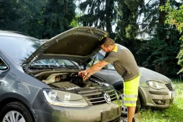 Neben defekten Batterien und Reifenpannen führten überhitzte Motoren und eingeschlossene Autoschlüssel auffallend oft zu Notrufen. | Foto: ÖAMTC