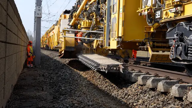Bauarbeiten bei der Bahn: Als zentrales Transitland im europäischen Bahnverkehr und durch die wichtige Korridorstrecke über das sogenannte „Deutsche Eck“ ist Tirol von den Sperren besonders betroffen. (Archivbild) | Foto: ÖBB/Weipert