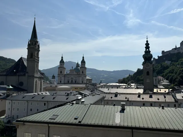 Ein buntes Potpourri an Kunst und Kultur lässt die "ganze Stadt zur Bühne" werden. Insgesamt wartet das Fest zur Festspieleröffnung mit 78 Programmpunkten in 40 Spielstätten auf.
 | Foto: Symbolfoto: Lisa Gold