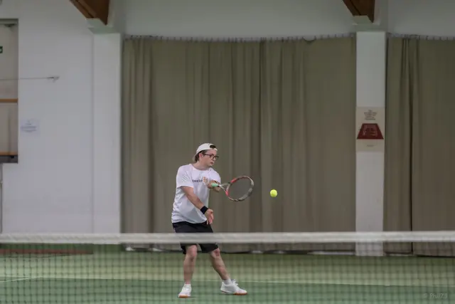 Große Freude bei den Tennisspielern, die in die Halle von Tennis Point Vienna ausweichen konnten.  | Foto: Philipp Hofbauer