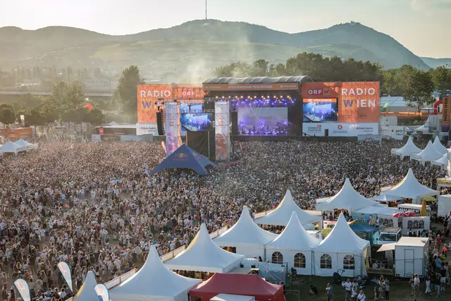 Von 3. bis 5. Juli werden wieder Tausende Menschen beim Donauinselfest in Wien erwartet. MeinBezirk hat das ganze Programm. | Foto: Donauinselfest/Flickr