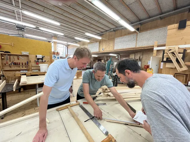 Im Arbeits- und Berufstraining stehen mehrere Tätigkeitsfelder zur Auswahl. So etwa auch die Tischlerei. | Foto: ARTiS