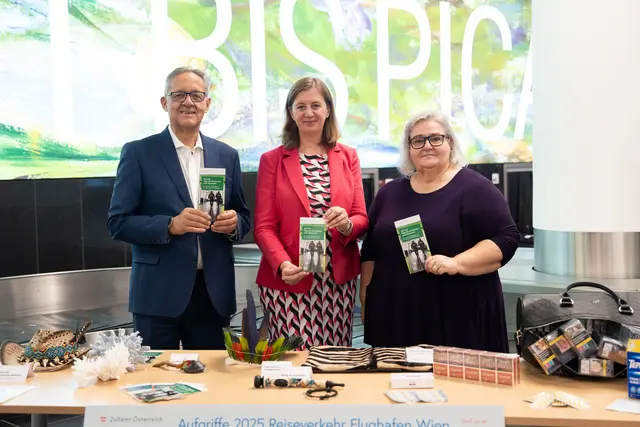 Am Bild: Flughafen Wien-Vorstand, Günther Ofner (l.), Staatssekretärin Barbara Eibinger-Miedl (m.) und Zoll-Dienstellenleiterin Anita Csenar | Foto: Sade Jerabek/MeinBezirk