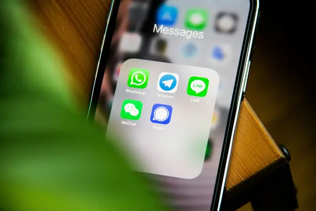 Über eine vermeintliche Online-Investition verlor ein 38-Jähriger aus dem Bezirk Innsbruck-Land einen Betrag im unteren fünfstelligen Eurobereich. Die Polizei ermittelt wegen Internetbetrugs. | Foto: Symbolbild/Unsplash/Adem AY