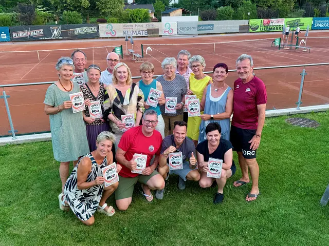 Ehemalige Lehrkräfte der Sportmittelschule Weiz beim gemeinsamen Rückblick auf fast fünf Jahrzehnte Schul- und Sportgeschichte. | Foto: ASKÖ TV Weiz