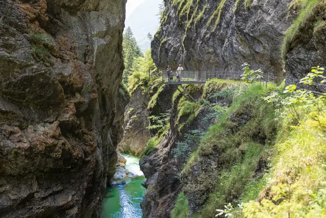 Die Tiefenbachklamm im Gemeindegebiet von Brandenberg ist ein beliebtes Ausflugsziel, besonders in den Sommermonaten. | Foto: Alpbachtal Tourismus
