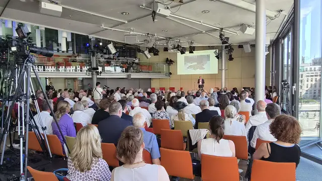 Uwe Neumärker präsentierte den langen Weg der Erinnerungskultur – samt Tippfehler

Foto FMZ