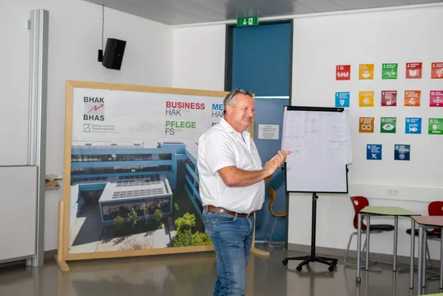 GF David Pfattner gratuliert zum Projekt