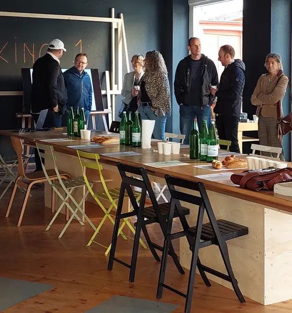 Mit Vertreter:innen des Regionalmanagements im Pop-up-Store in der Kramergasse in Imst. | Foto: Burtscher