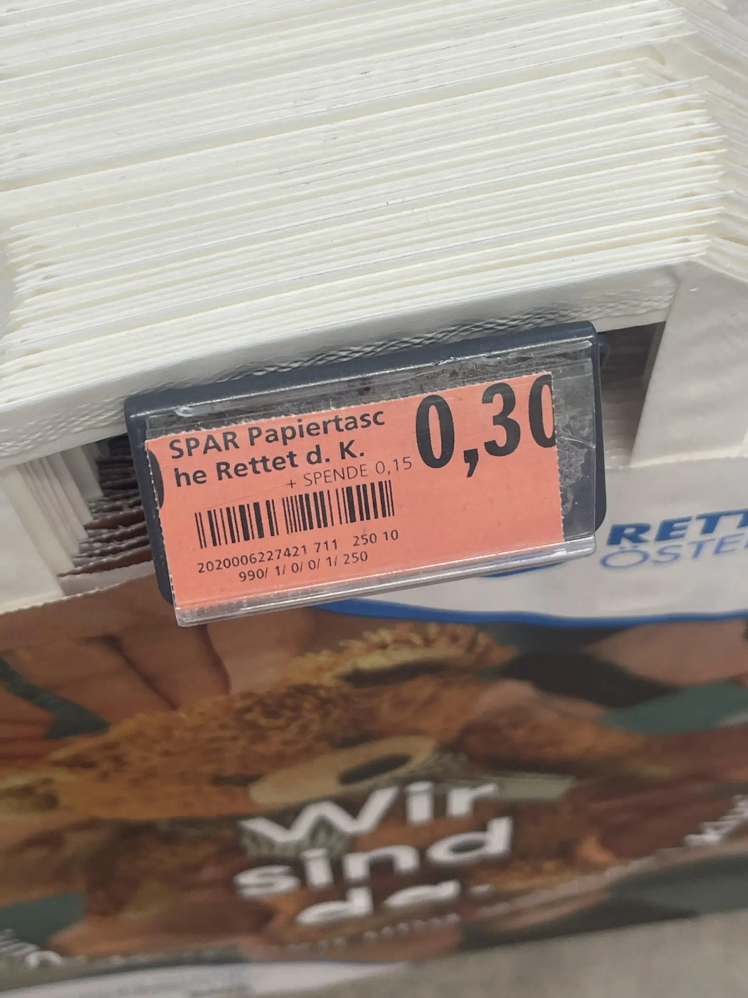 Spar: Preisbeschilderung für Papiertasche sorgt im Netz für Aufregung