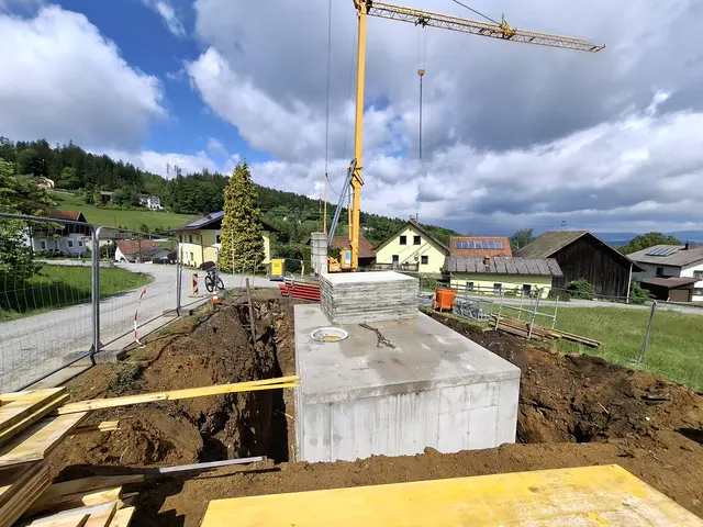 Die Gemeinde Vichtenstein hat mit der Errichtung eines 100 Kubikmeter fassenden Löschwasserbehälters im Bereich "Berg" einen wichtigen Schritt zur Verbesserung der örtlichen Sicherheitsinfrastruktur gesetzt. | Foto: Andreas Moser