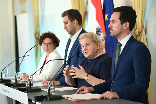 Bis 2040 soll es 600 bis 900 Primärversorgungseinheiten (PVE) geben. Zudem ist eine Weiterentwicklung der elektronischen Gesundheitsakte ELGA geplant. | Foto: APA-Images / APA / HELMUT FOHRINGER