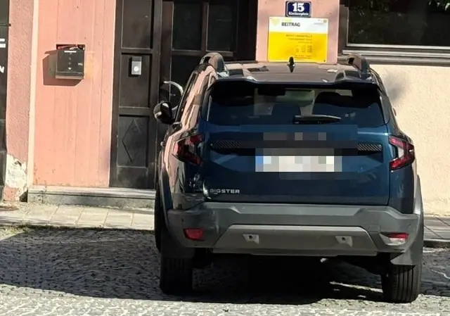 Die Besitzerin des beschädigten Autos erstattete Anzeige. | Foto: SE