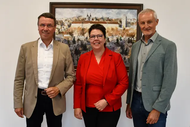 RAG-Chef Markus Mitteregger, Bürgermeisterin Dagmar Fetz-Lugmayr, Amtsleiter Reinhard Haider (v.l.n.r.) | Foto: Marktgemeinde Kremsmünster
