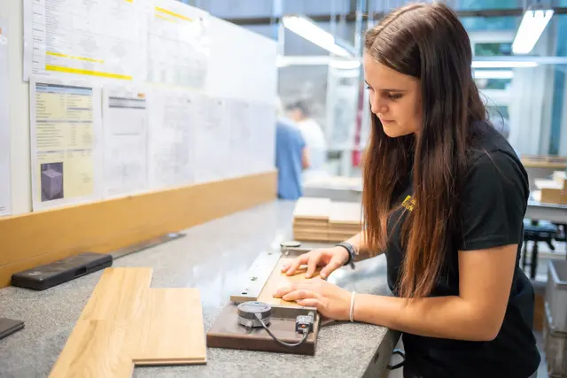 Fast 1.000 Jugendliche starten in Niederösterreich eine Überbetriebliche Lehrausbildung und erhalten damit neue Zukunftsperspektiven.
 | Foto: KK