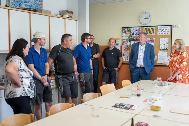 Auf ihrer Tour besuchten Gesundheitslandesrätin Christine Haberlander sowie OÖG-Vorstandsvorsitzender Tilman Königswieser auch das Salzkammergut Klinikum Gmunden. | Foto: OÖG