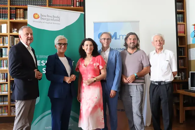 Der neue Schwerpunkt "GYM.med" am BG/BRG/BA Oberschützen wurde am Montagvormittag vorgestellt: Departmentleiter Hochschule Burgenland Erwin Gollner, Landtagsabgeordnete Doris Prohaska, Direktorin Ingrid Weltler-Müller, Leiter des Bereichs Pädagogischer Dienst Jürgen Neuwirth, Landtagsabgeordneter und Bürgermeister Oberschützen Hans Unger, Rotes Kreuz-Bezirksstellenleiter Rudolf Luipersbeck | Foto: GYM Oberschützen