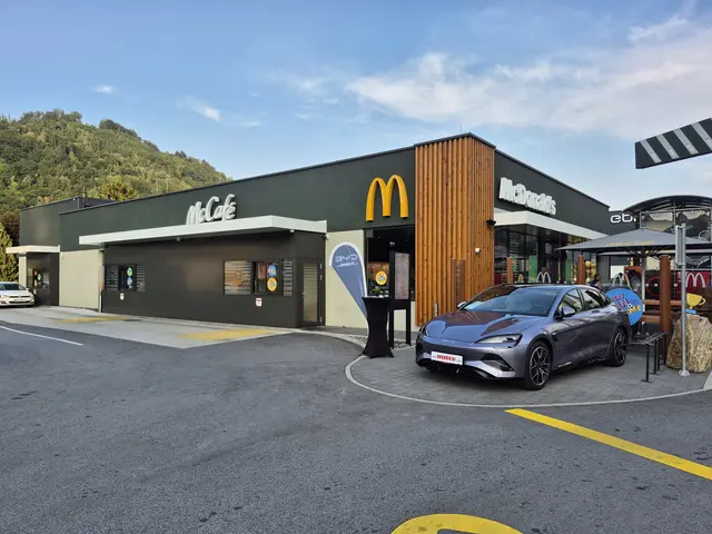 Ein schöner Anblick, der renovierte MCi und ein tolles Geräte von Auto Huber.