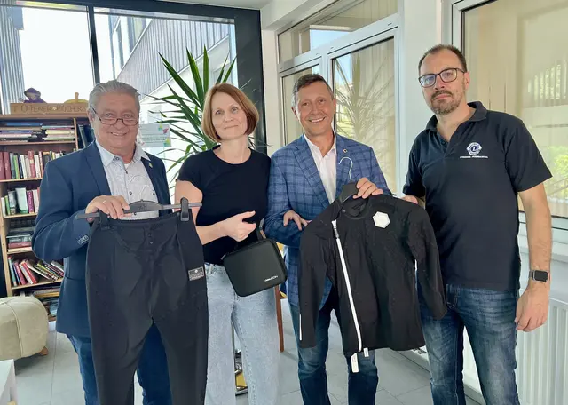 Wolfgang Tenschert mit Andrea aus Niederwaldkirchen, Harald Haselmayr und Bernhard Schilcher (v. l.). | Foto: Lions