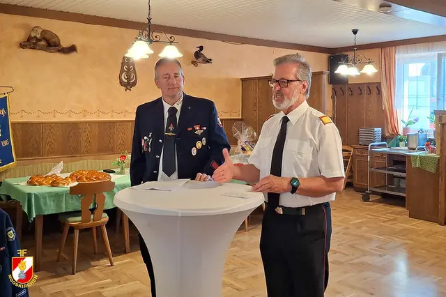 Wilhelm Emden und Engelbert Huber kramten in Erinnerungen. | Foto: FF Mooskirchen