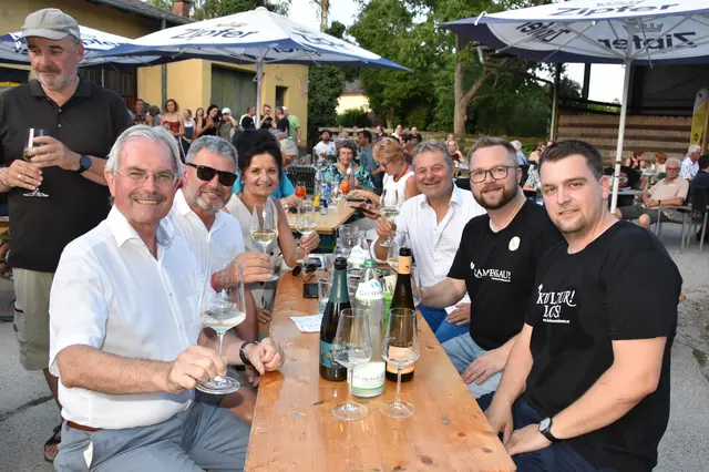 Großes Open-Air-Fest im Hof des Depots mit Live-Musik