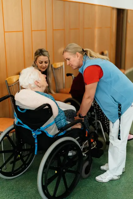 Das berufsbegleitende Weiterbildungsstudium Gesundheits- und Pflegepädagogik an der Universität für Weiterbildung Krems dauert fünf Semester und dient dazu, pädagogische Kompetenzen weiterzuentwickeln. (Symbolfoto) | Foto: pexels / Jsme MILA