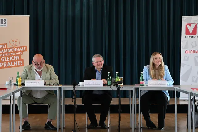 Ab dem 1. Oktober übernimmt Daniela Ecker-Stepp (r.) die Geschäftsführung. Sie wird die erste Frau an der Spitze der Wiener Volkshochschulen sein. | Foto: Matthias Pandrea/MeinBezirk