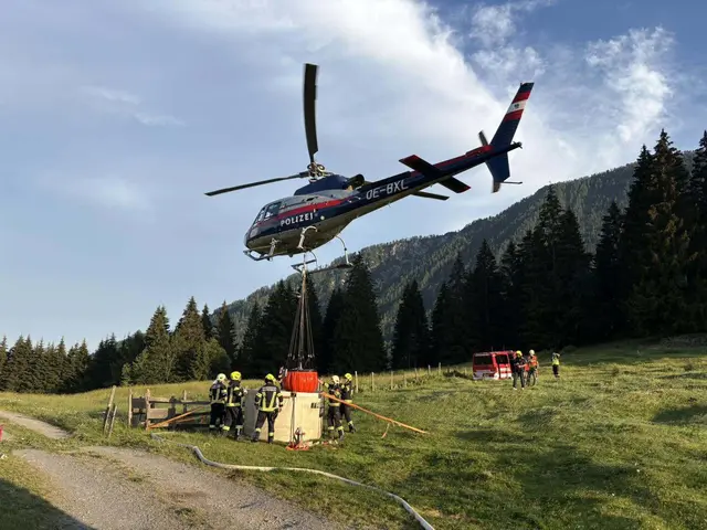 Der Brand wurde von mehreren Bodentruppen sowie mittels Hubschrauber gelöscht bzw. eingedämmt. | Foto: Feuerwehr Sachsenburg