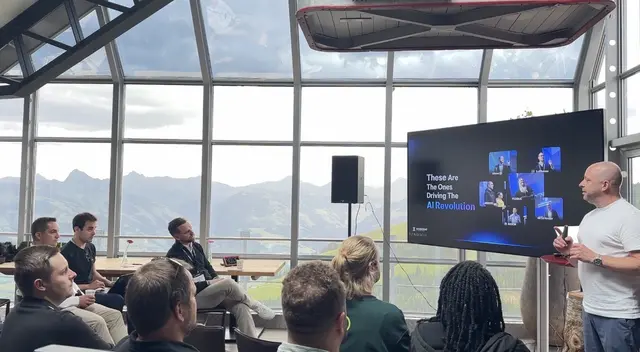 Masterclass mit Blick auf die Tiroler Bergwelt – Wissenstransfer auf 1.700 Metern. | Foto: Schilling