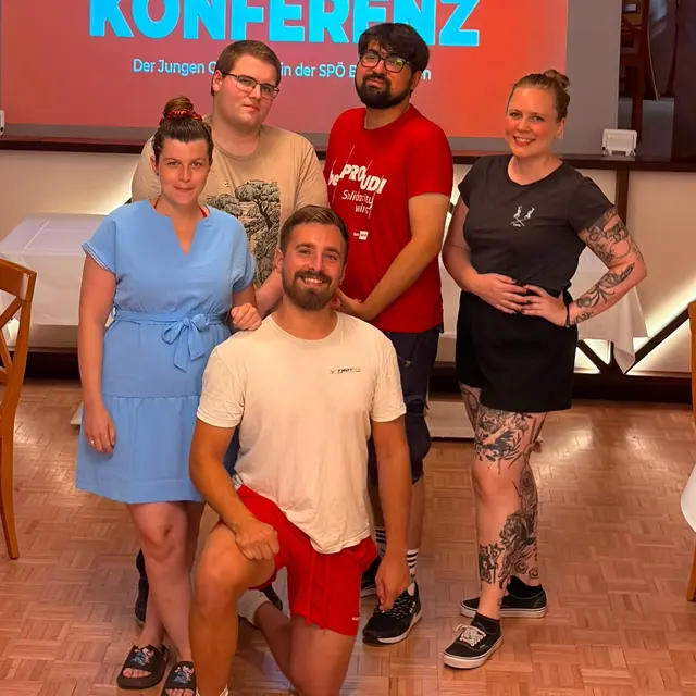 Jasmin Koutsky, Marvin Jandl, Stefan Obradovic, Katharina Sturm, vorne Marcel Stech. | Foto: Junge Generation SPÖ Baden