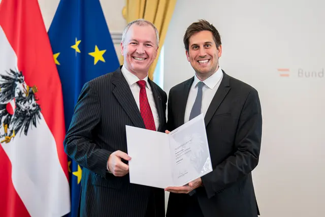 Martin Heilinger mit Staatssekretär Alexander Pröll. | Foto: zVg