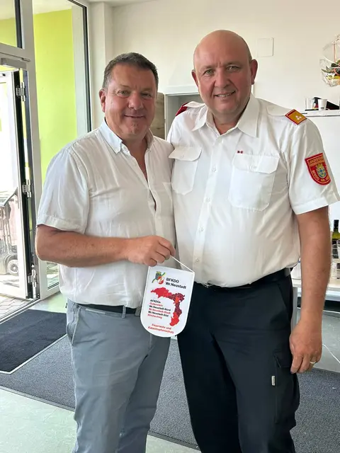 Manfred Gruntner und Bezirksfeuerwehrkommandant Karl-Heinz Greiner | Foto: Renate Vollnhofer